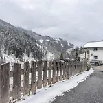 Apartment Mit Blick Auf Berge