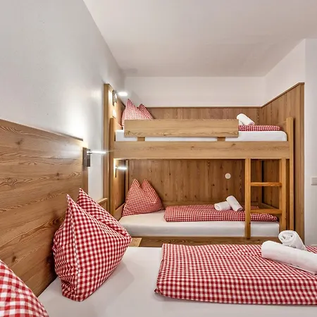 Mit Blick Auf Berge ザンクト・ヨーハン・イム・ポンガウ