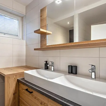 アパート Mit Blick Auf Berge *